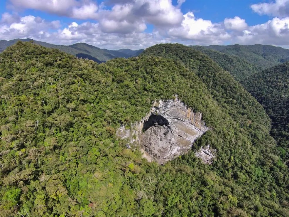 Gruta Casa de Pedra: A maior boca de caverna do mundo