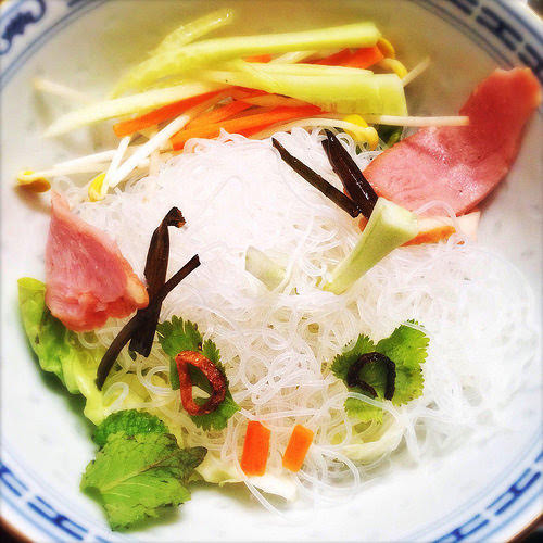 beef, Bun Bo Xao, lemongrass, recipe, Rice Noodles, salad, Vermicelli Noodles, Vietnamese, chilled, cold, noodles