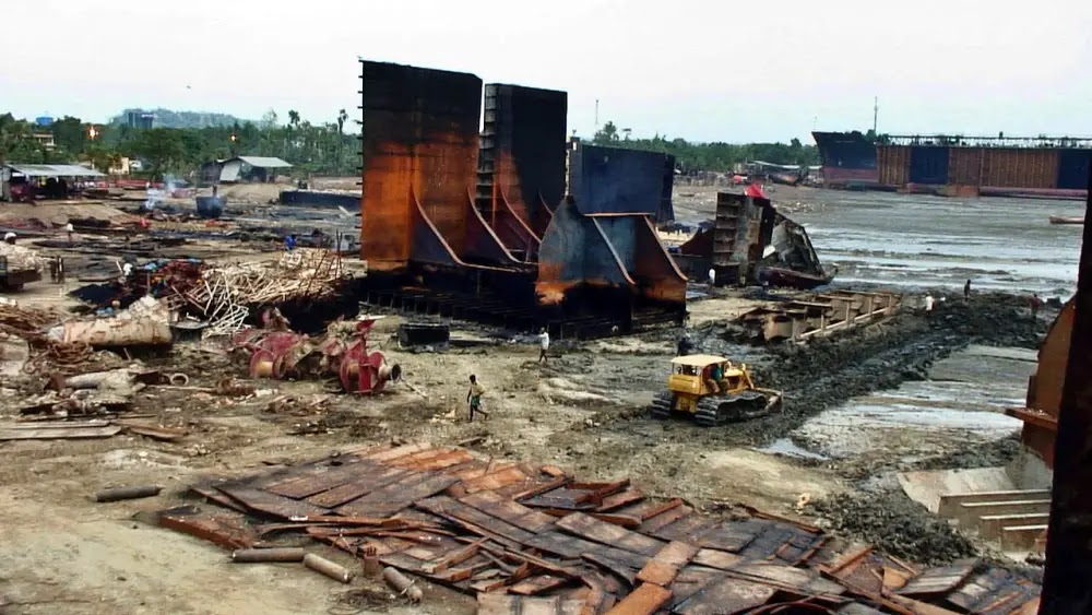O desmonte de navios em Bangladesh