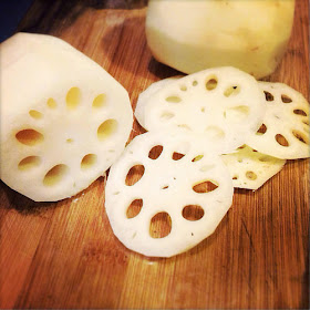 garlic chives,chinese,Lotus Root,炒,蓮藕,recipe,韭菜花,chives,stir fry,vegetable,easy