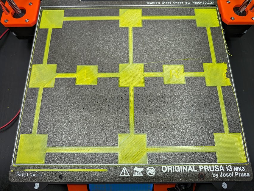 Bed level test showing inconsistent z-heights everywhere