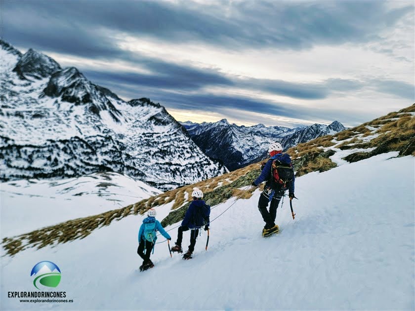 PICO SALVAGUARDIA INVERNAL con NIÑOS en los pirineos.