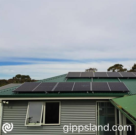 Join other Gippsland locals at this series of interactive webinars in 2024 covering solar and batteries, energy efficiency, and sustainable building design