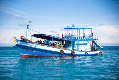 Chug on a modified fishing cutter around Koh Tao