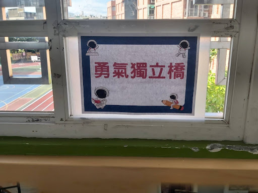 55889