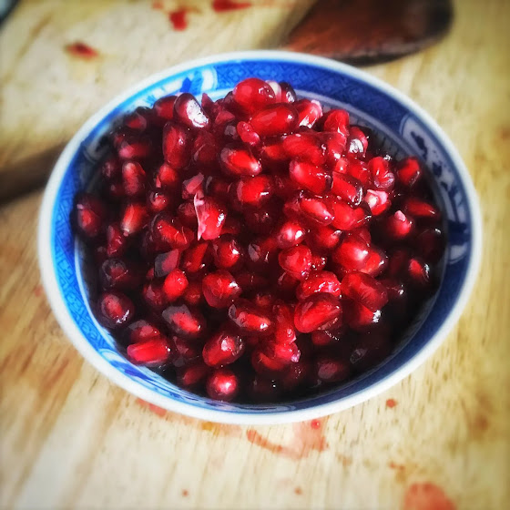 Deseed, how to, Pomegranate, get seeds out, easy way, beat, fruit