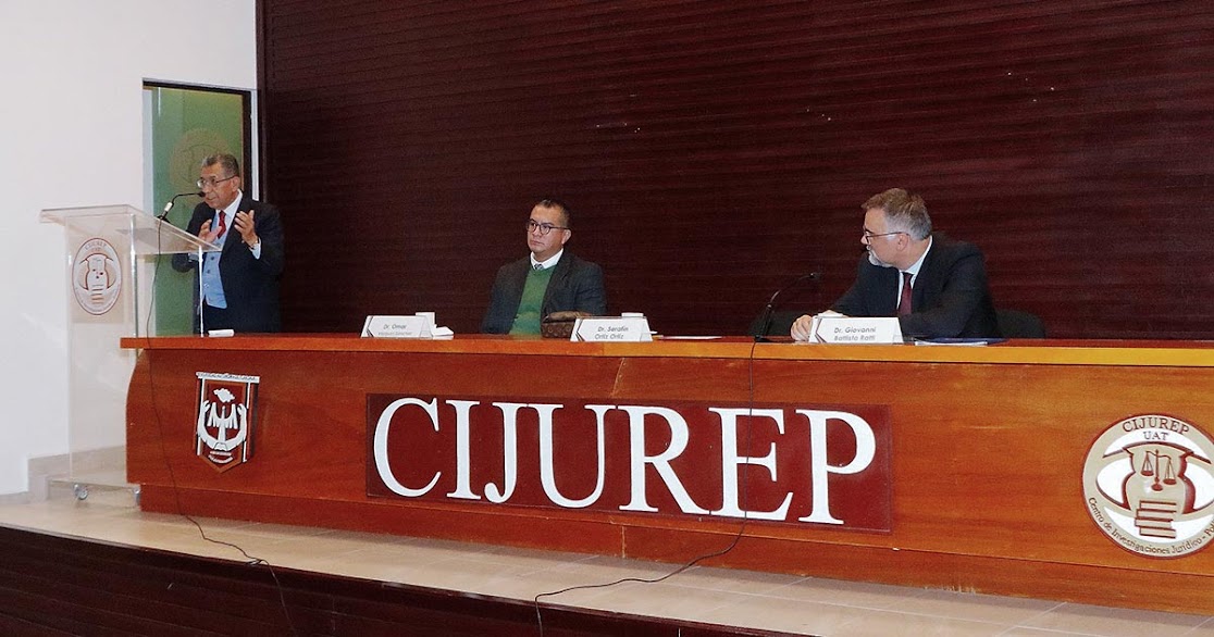 Conferencia magistral sobre críticas a la Teoría de la Ponderación de Robert Alexy en la UATx