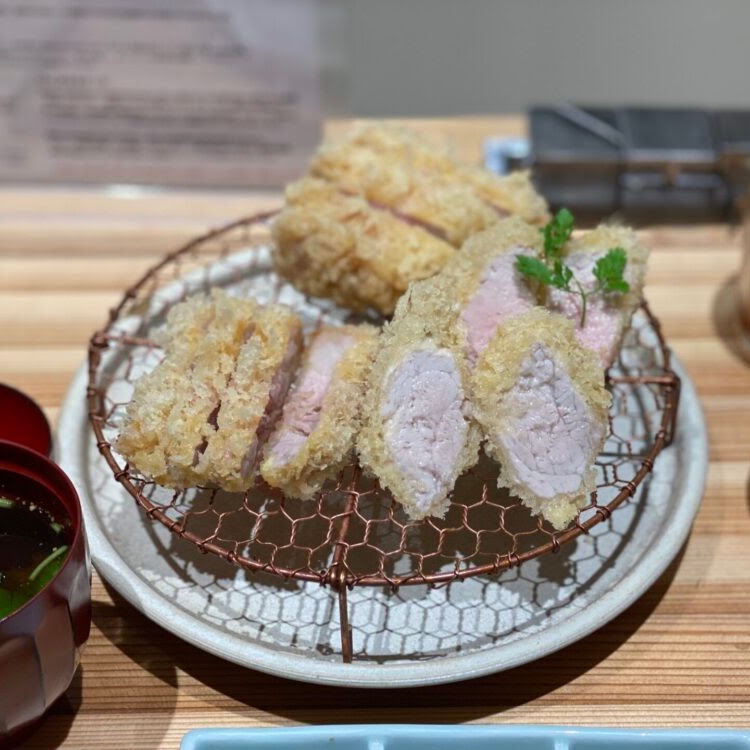 白いとんかつ『幻水豚（げんすいとん）』