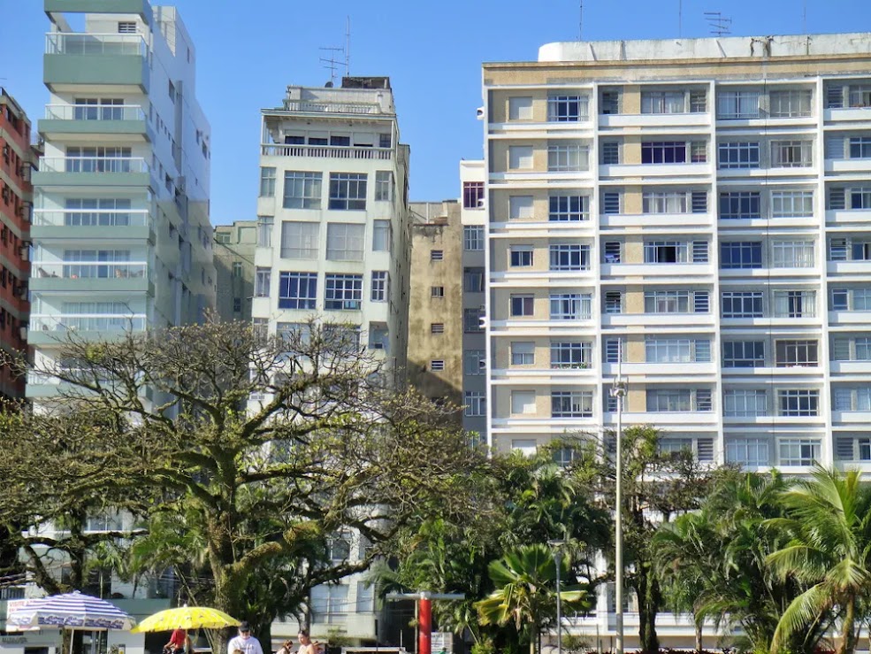 Santos: A cidade dos prédios tortos