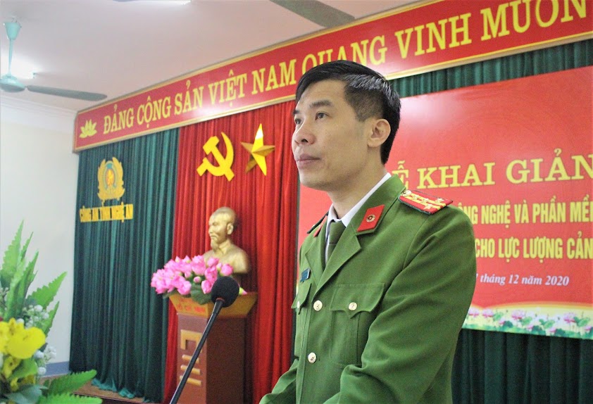 Đại tá Cao Minh Huyền, Ủy viên BTV Đảng ủy, Phó Giám đốc Công an tỉnh phát biểu tại lễ khai mạc
