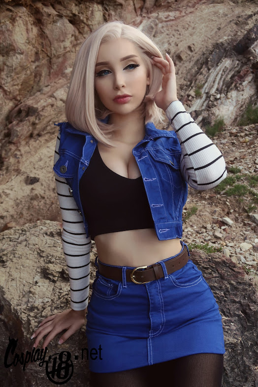 Android 18 cosplay dễ thương và Android 18 sexy , bạn chọn bên nào ?