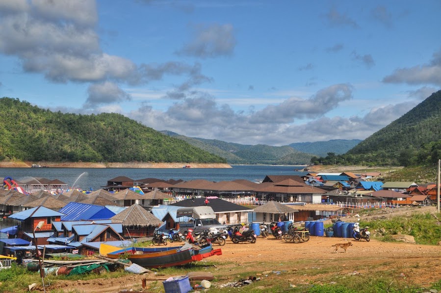 Mong Kra Thae village srinagarind lake thailand