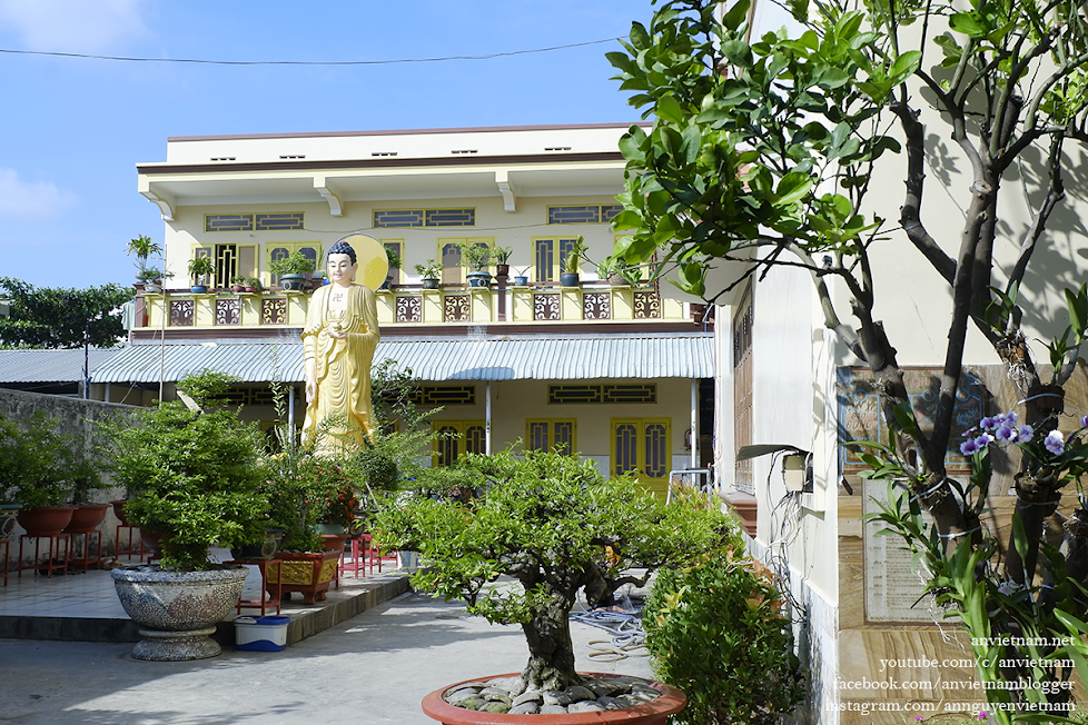 Cảnh chùa Từ Hạnh, quận Bình Tân, thành phố Hồ Chí Minh