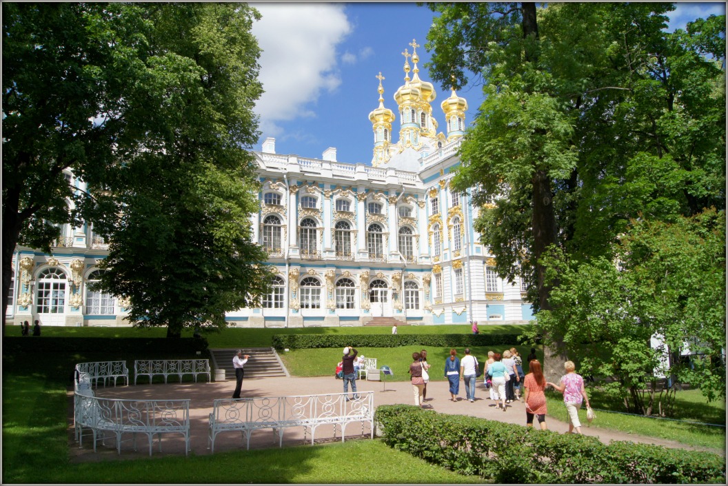 На белые ночи в Петербург (Царское село, Петергоф) через Печоры и Псков. Фотозарисовки из прошлого.