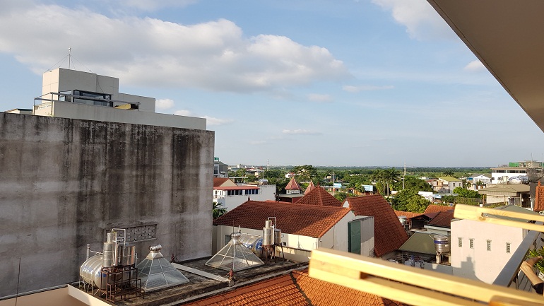 High – end one bedroom apartment with balcony in To Ngoc Van street, Tay Ho district for rent