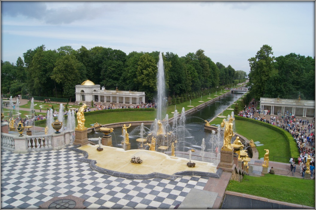 На белые ночи в Петербург (Царское село, Петергоф) через Печоры и Псков. Фотозарисовки из прошлого.