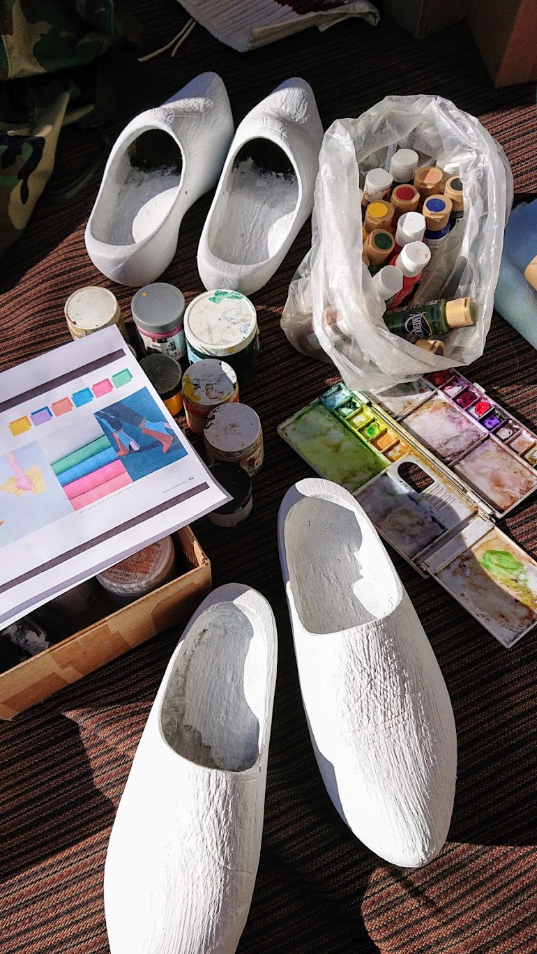 Primed wooden clogs ready for an afternoon of hand painting session. | FAFAFOOM STUDIO