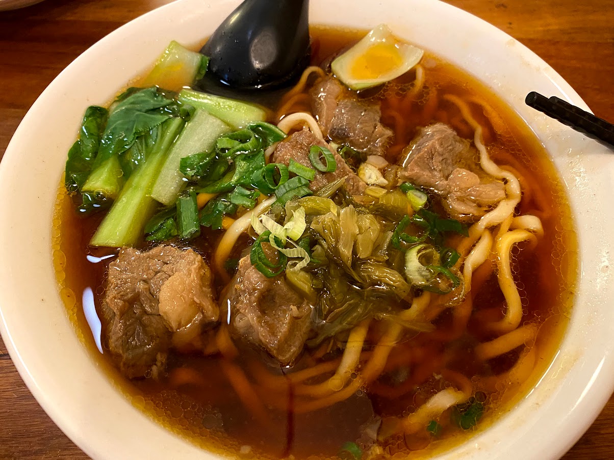 東鼎牛肉麵館