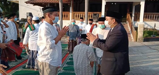 Pembkab Ngawi Gelar Shalat Ied Di Halaman Belakang Pendopo Wedya Graha