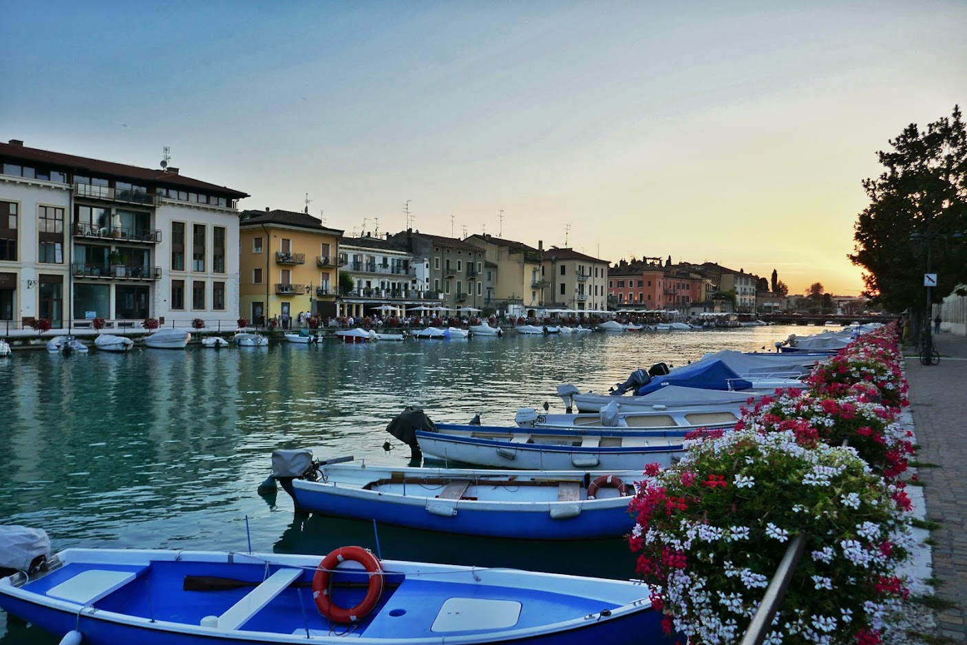 Una semanita en el Lago di Garda (y Gardaland) desde Milán - Blogs de Italia - Sábado 8 agosto: Llegada a Peschiera del Garda (4)