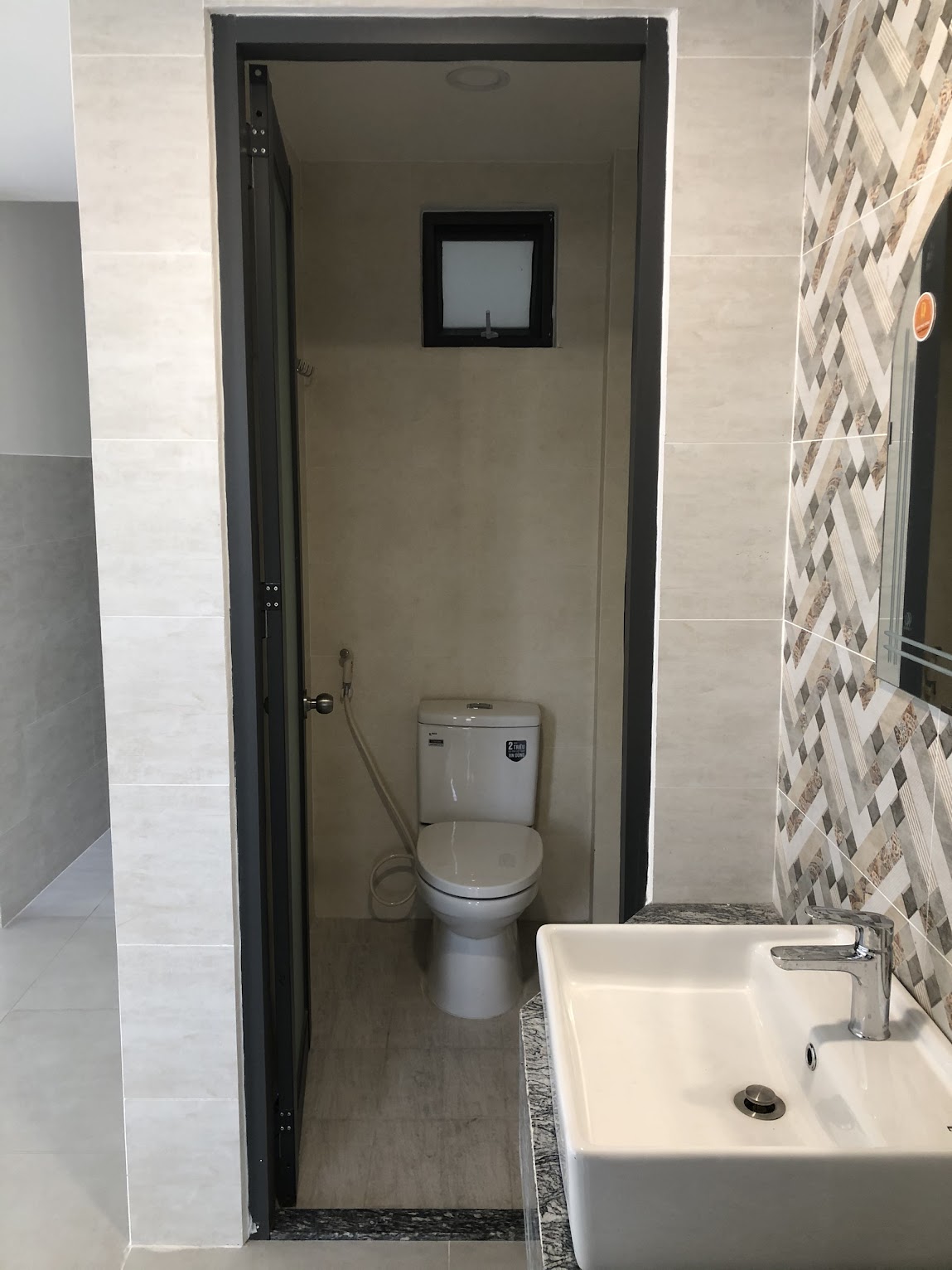 cho thuê phòng trọ p13 quận tân bình có ban côngMặt bằng kinh doanh đẹp, góc 2 mặt tiền