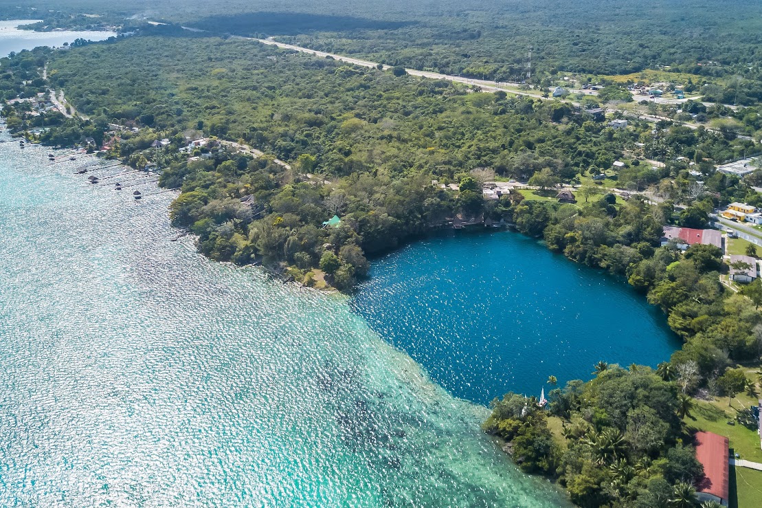 cenote negro bacalar