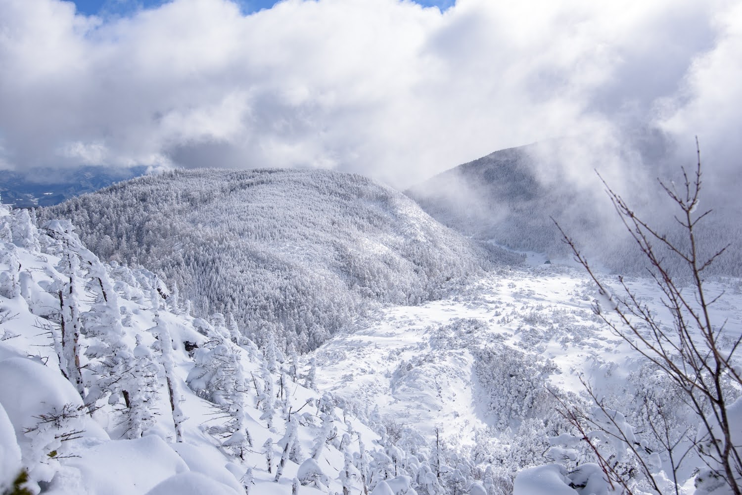 北八ヶ岳 北横岳 雪山登山 厳冬期 日帰り 八ヶ岳ブルーと白銀の世界に彩られた冬山デビュー Japan Nomad