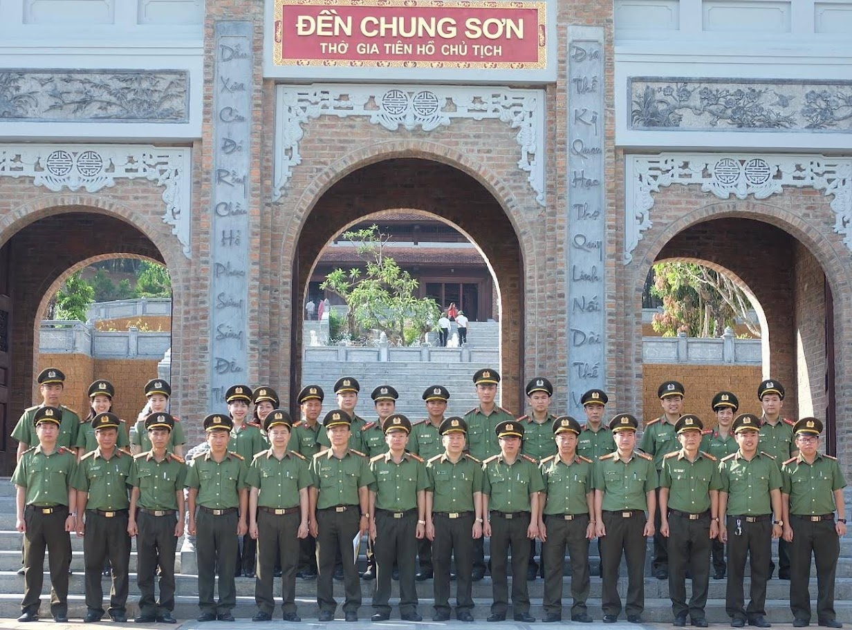 Về nguồn tại Đền Chung Sơn