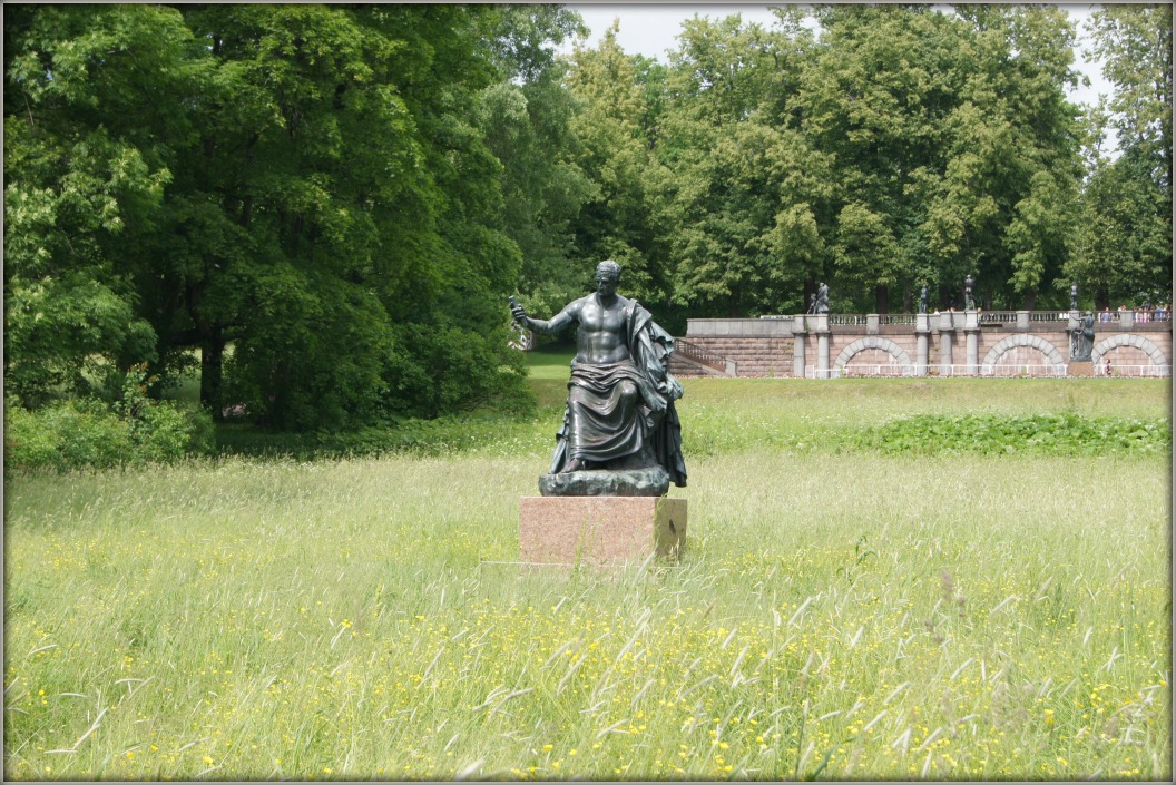 На белые ночи в Петербург (Царское село, Петергоф) через Печоры и Псков. Фотозарисовки из прошлого.