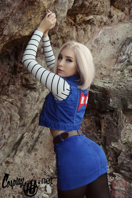 Android 18 cosplay dễ thương và Android 18 sexy , bạn chọn bên nào ?