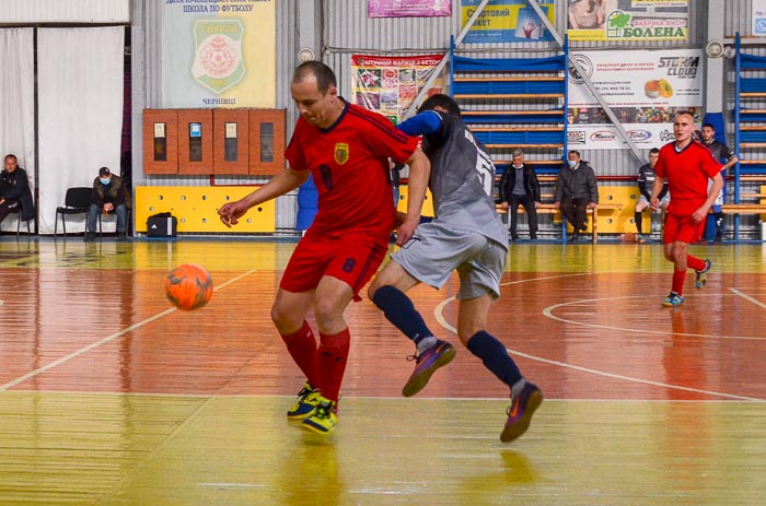 Group of people playing futsal Группа людей играющих в футзал