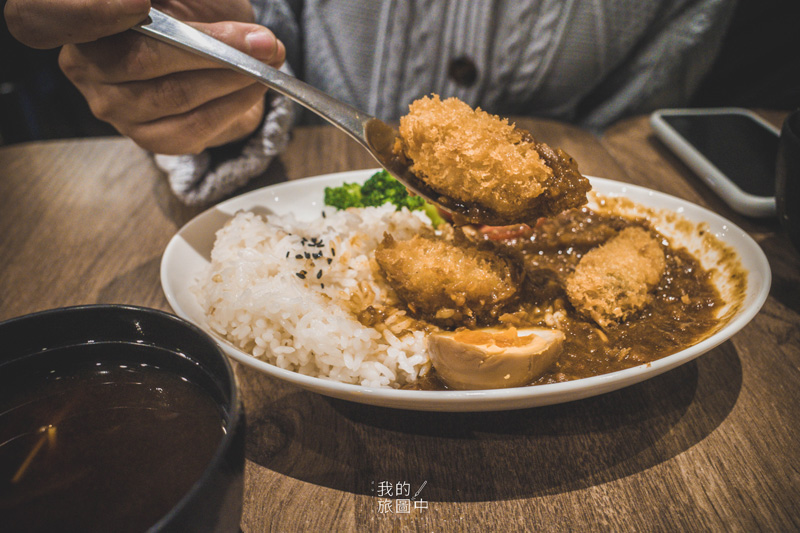 《台北大安》勝利洋食 東區轉角的那間日式洋食小店、難忘的濃郁雞腿肉醬咖哩 @我的旅圖中 during my journey