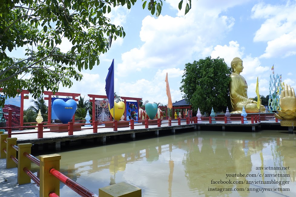 Khu vườn Phật giáo đặc sắc ở chùa Quan Âm Linh Ứng (chùa Phật Học 2) Sóc Trăng