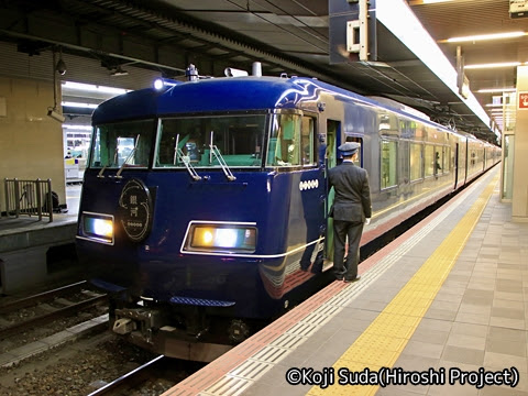 JR西日本　117系「WEST EXPRESS 銀河」　大阪到着_01