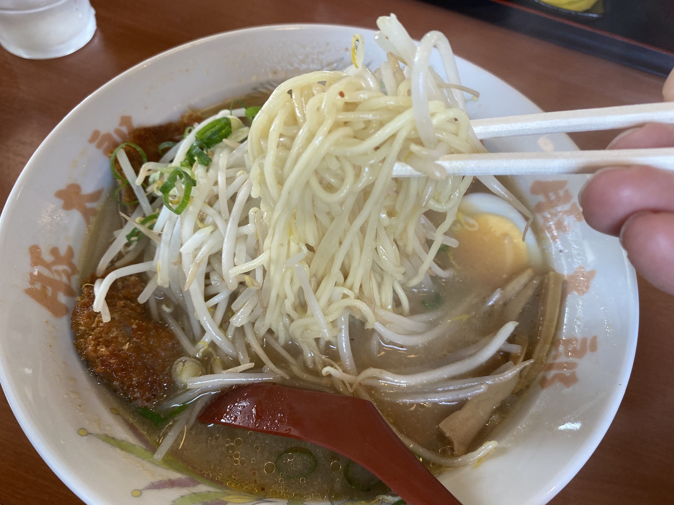 豚太郎南国バイパス店味噌カツラーメンストレート麺