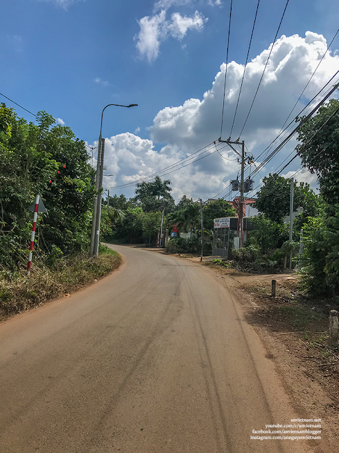 Chùa Huyền Trang Đồng Nai: khu vườn Phật giáo đa sắc màu