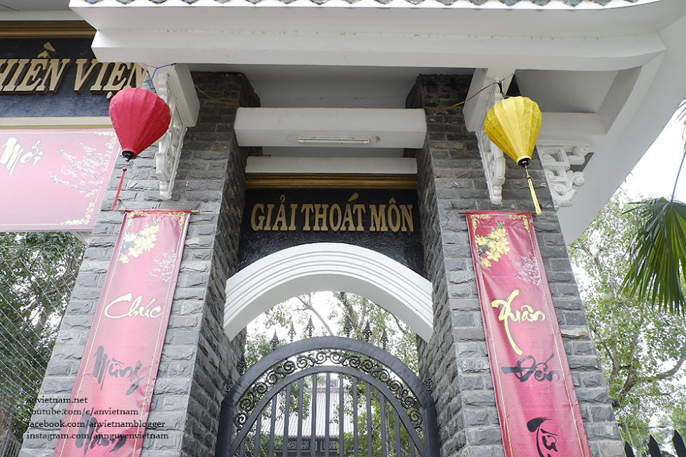 Du lịch tâm linh Sài Gòn: thiền viện Chơn Đức ở Hóc Môn