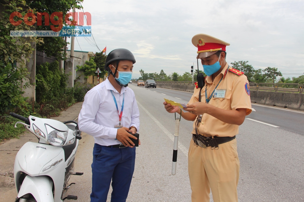 Lực lượng CSGT tăng cường công tác tuần tra kiểm soát, bảo đảm TTATGT trên các tuyến, địa bàn