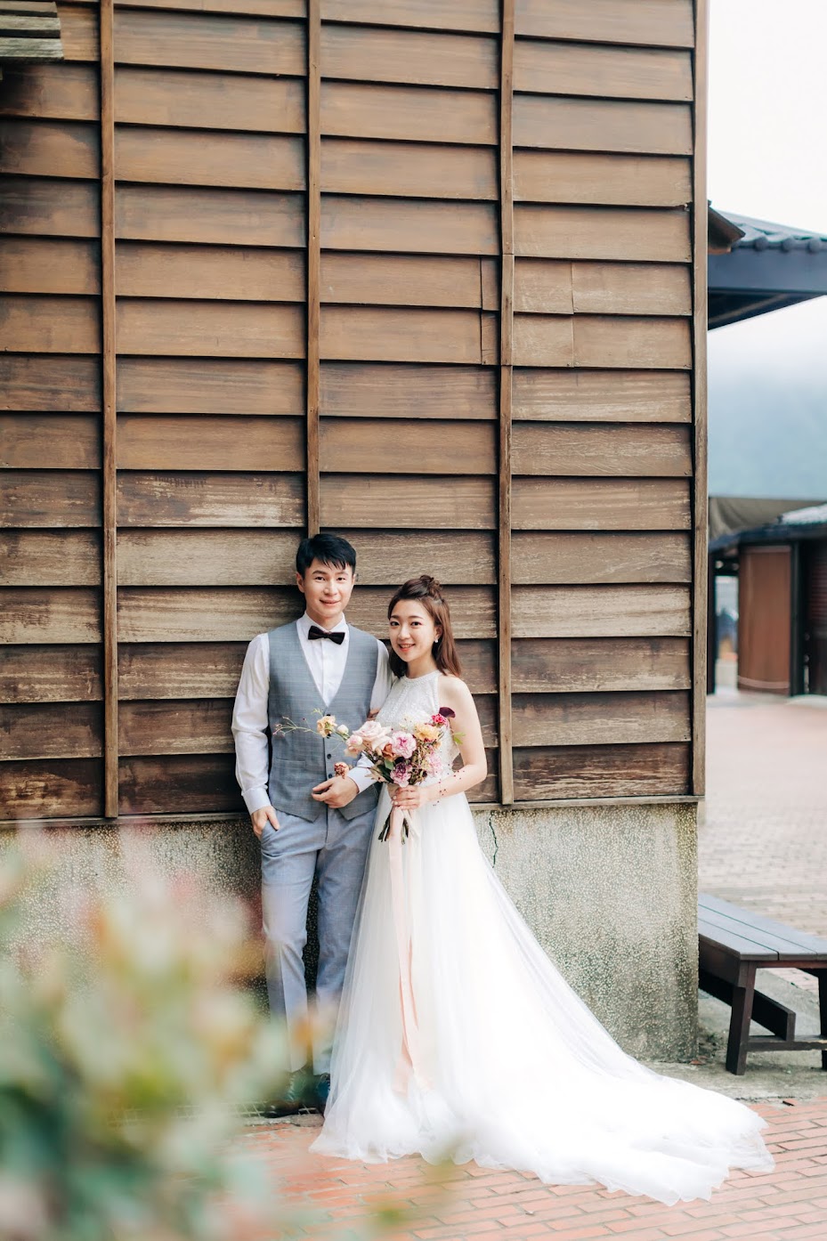 便服婚紗自宅篇 | Hungchi + Wei Engagement | 自宅裡的美式逐光婚紗 便服婚紗自宅篇 / 居家 便服 寫真 / 美式婚紗婚禮 / 便服照 , 今年夏天,我們在新人的家中 ,為Hungchi&Wei拍攝了這組 自宅 便服 婚紗 ,雖然天氣炎熱，但拍攝相當順利。這是一次非常深刻的 居家 便服婚紗 寫真 拍攝經驗,而棚拍後，我們前往金瓜石黃金博物館,為他們拍攝AG專屬的 逐光 美式 婚紗。