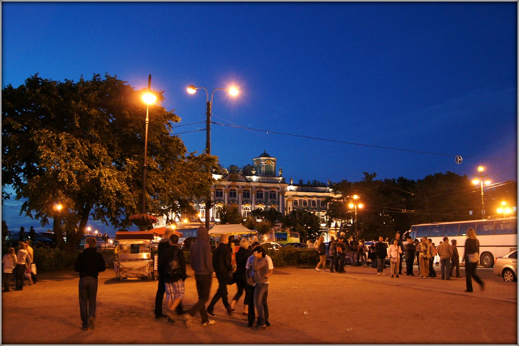 На белые ночи в Петербург (Царское село, Петергоф) через Печоры и Псков. Фотозарисовки из прошлого.