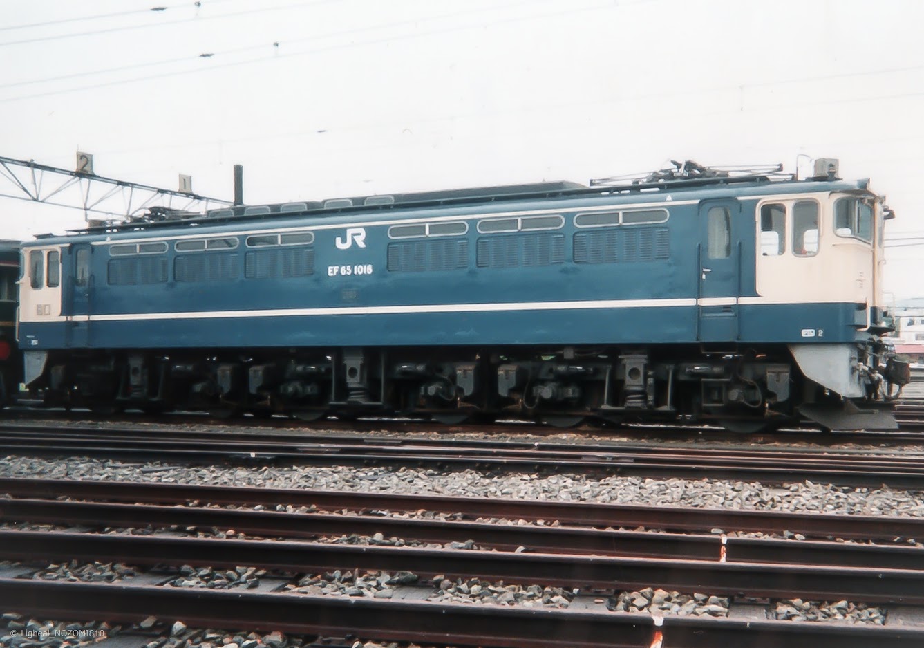 1980年代後半～1990年代前半？EF65電気機関車1016号機とジョイフルトレイン白樺