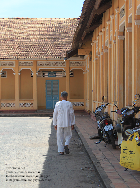 Một buổi lễ chính ở Tòa Thánh Cao Đài Tây Ninh vào năm 2012