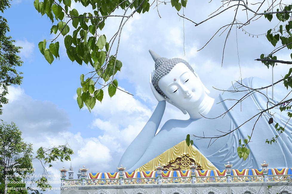 Đến chùa Som Rong Sóc Trăng ngắm tượng Phật nằm bình yên