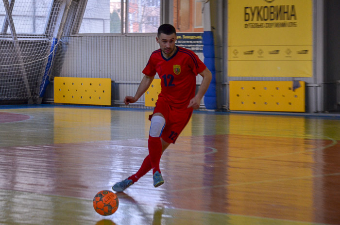 Group of people playing futsal Группа людей играющих в футзал