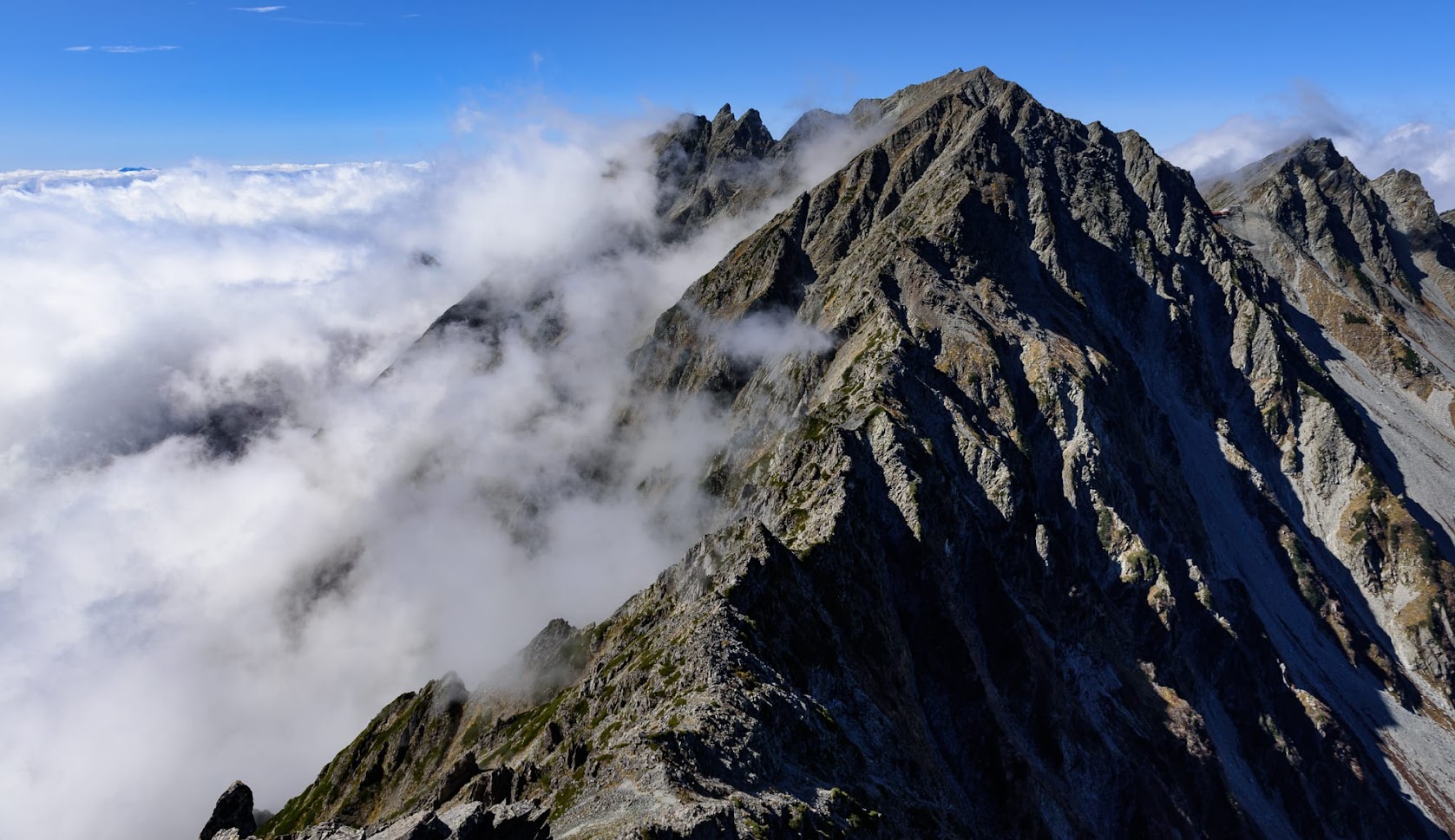 北アルプス 穂高岳縦走 絶景の前穂高岳から奥穂高岳 最高の展望を持つ北穂高岳まで歩く Japan Nomad