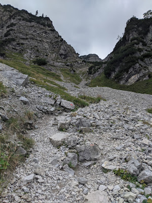 The trail leading towards Hohe Kisten