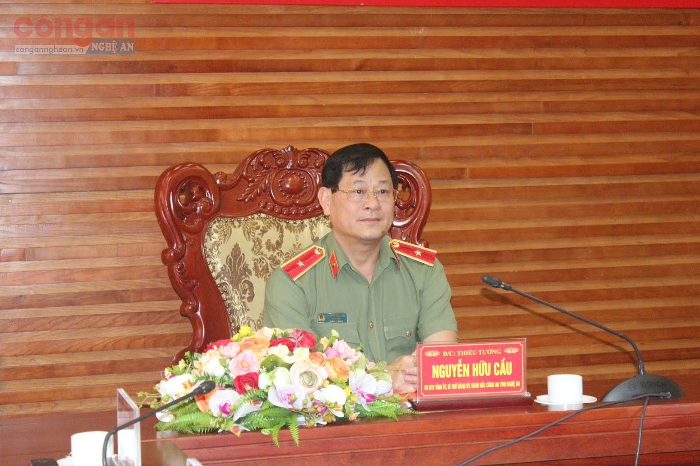 Thiếu tướng Nguyễn Hữu Cầu, Ủy viên BTV Tỉnh ủy, Bí thư Đảng ủy, Giám đốc Công an tỉnh chủ trì điểm cầu tại Nghệ An.