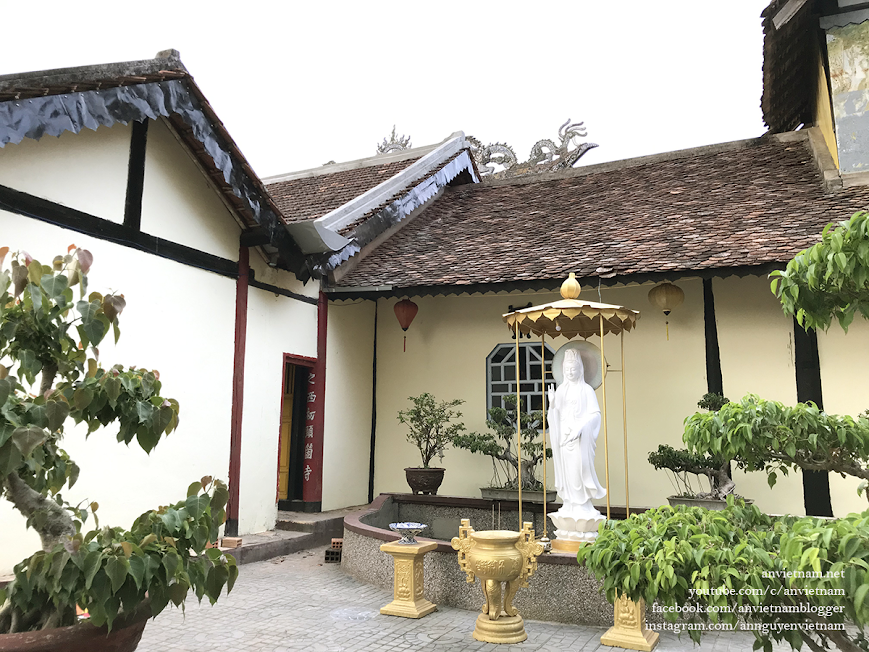 Kiến trúc chùa Bác Ái lâu đời và cổ kính ở thành phố Kon Tum