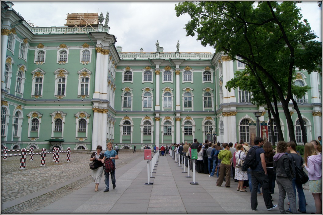 На белые ночи в Петербург (Царское село, Петергоф) через Печоры и Псков. Фотозарисовки из прошлого.