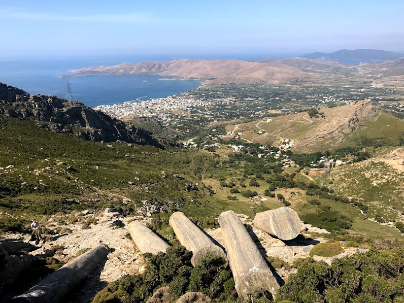 Θέα της Καρύστου από το ρωμαϊκό λατομείο.